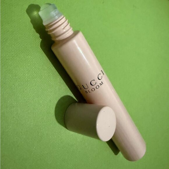 GUCCI BLOOM ROLLERBALL – BLOOM INTO YOURSELF - Picture 9 of 17